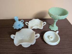 lot 38 image: Collection of 5 Vintage Milk Glass Decorative Dishes and Candleholder