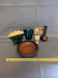 lot 162 image: Set of 5 Vintage Art Pottery Vases and Bowls including Planter and Bud Vase