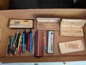lot 173 image: Collection of Vintage Cross Pens and Assorted Writing Instruments