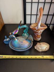 lot 176 image: Iridescent Carnival Glass Figurines and Bowls Collection