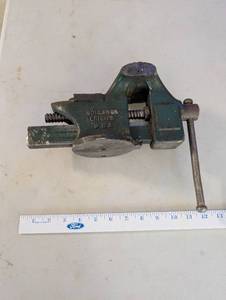 lot 250 image: Hollands Erie PA USA H 3 12 Bench Vise