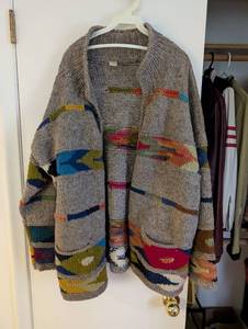 lot 316 image: Artisan 100% Wool Sweater with Colorful Pattern and Zipper