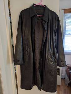 lot 323 image: FU DA New York Faux Leather Croc Pattern Trench Coat XL