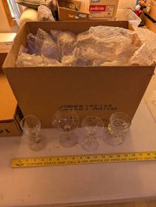 lot 333 image: Set of 10 Assorted Small Vintage Glass Stemware