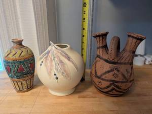 lot 356 image: Set of 3 Southwestern Style Pottery Vases and Jugs