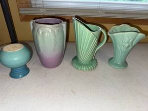 lot 50 image: Collection of 4 Vintage USA Pottery Vases and Pitcher