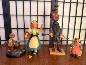 lot 117 image: Collection of 4 Vintage Hand-Painted Wooden Figurines