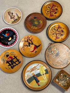 lot 120 image: Collection of 10 Hand-Painted Scandinavian Folk Art Wall Plaques and Plates