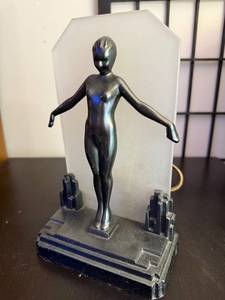 lot 125 image: Art Deco Nude Figural Table Lamp with Frosted Glass Panel