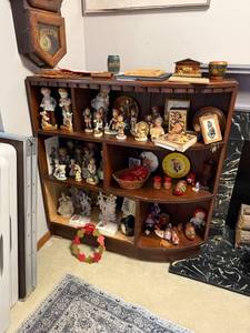 lot 142 image: Vintage Wooden Corner Shelf Unit with Curved Front