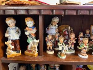 lot 143 image: Collection of Hummel and Style Porcelain Figurines with Miniature Art Plaques