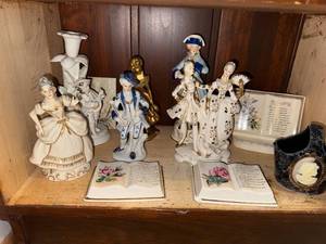 lot 146 image: Collection of Decorative Porcelain and Ceramic Figurines with Books and Cameo Vase