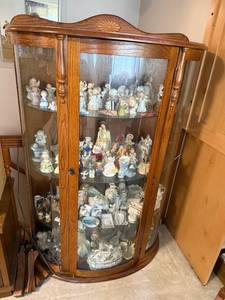 lot 189 image: Curved Glass Oak Display Curio Cabinet with Shelves - Contents not included