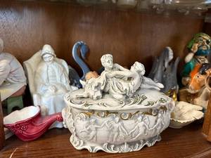 lot 193 image: Assorted Vintage Porcelain Figurine Collection