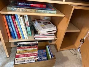 lot 198 image: Collection of Reference Books, Dictionaries, and Magazines