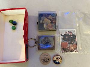 lot 216 image: Vintage Ephemera Collection Mixed Stones, Keychain, Buttons and Marbles