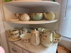 lot 224 image: Vintage Mixed Ceramic and Porcelain Teapots and Bowls Collection