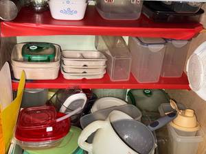 lot 277 image: Collection of Kitchen Storage Containers, Bakeware, and Mixing Bowls