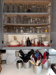 lot 279 image: Large Collection of Glass Drinkware, Dishes, and Kitchen Utensils