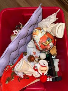 lot 286 image: Vintage & Modern Christmas Holiday Decor Collection including Lefton Mug, Ornaments, Angels