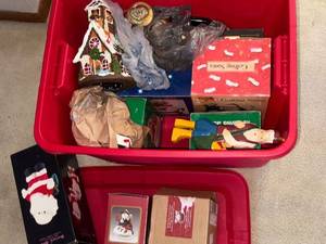 lot 287 image: Christmas Holiday Decor Collection with Musical Figurines and Santa Dolls