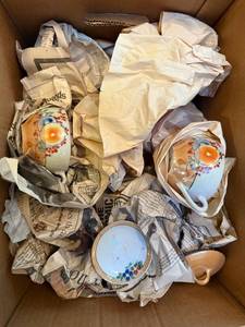 lot 296 image: Meito China Hand Painted Lusterware Tea Set Made in Japan