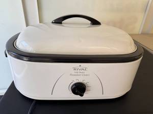 lot 400 image: Rival 18 Quart Roaster Oven with Adjustable Temperature