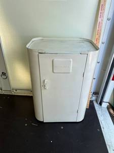 lot 401 image: Vintage Westinghouse Metal Wall-Mount Cabinet