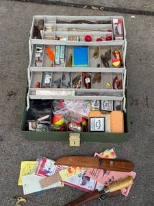 lot 442 image: Vintage Fishing Tackle Box with Lures, Floats, Knives, and Accessories