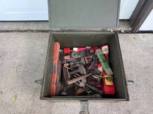 lot 446 image: Vintage Metal Tool Box with Assorted Hand Tools