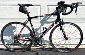 Trek Madone 3.1 Carbon Road Bike with CatEye Computer and Aero Bars