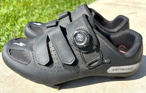 lot 156 image: Specialized Road Cycling Shoes Size 39 EU with Cleats