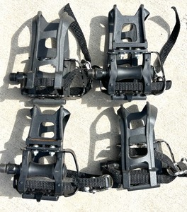 lot 158 image: Set of 4 Bicycle Pedals with Toe Clips and Straps