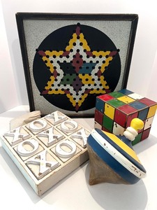 lot 82 image: Collection of 4 Vintage Wooden Games and Toys