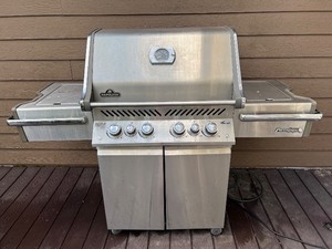 lot 32 image: Napoleon Prestige Propane Gas Grill with Sizzle Zone and Cover