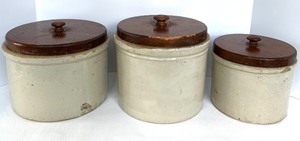 lot 48 image: Set of 3 Vintage Stoneware Crocks with Wooden Lids