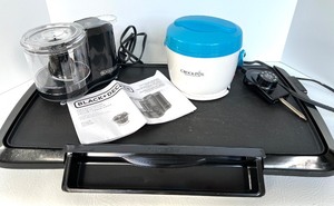 lot 59 image: Electric Kitchen Appliance Lot BlackDecker Chopper, Crock-Pot Cooker, Presto Griddle