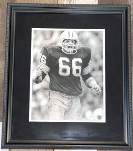 lot 72 image: Framed NFL Player Jerry Kramer Photograph with Collectors Hologram - Jersey #66