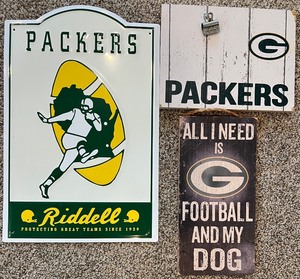 lot 73 image: Green Bay Packers Metal and Wood Wall Art Set