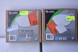 lot 11 image: 7 inch LED Versi Light