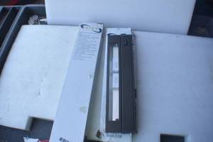 lot 16 image: 2 undercabinet lights
