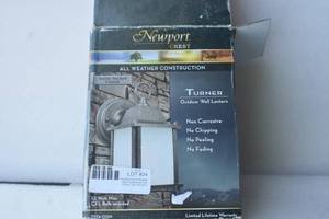 lot 24 image: Exterior Light