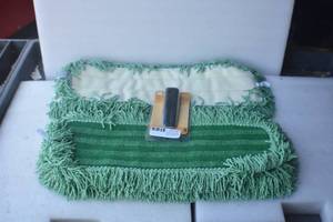 lot 41 image: Dust mops