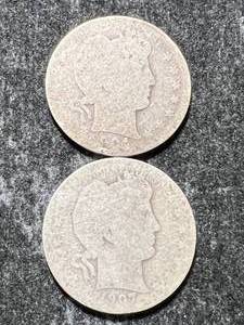 lot 20 image: 2 US BARBER QUARTERS 1904-D 1907-D