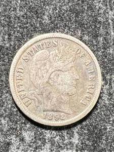 lot 25 image: 1892 US BARBER DIME VF