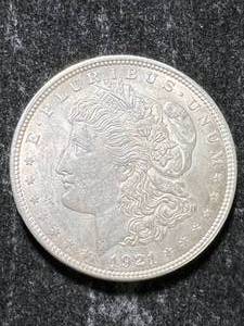 lot 32 image: 1921 US MORGAN SILVER DOLLAR