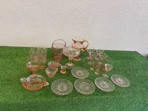 lot 10 image: Pink Glassware