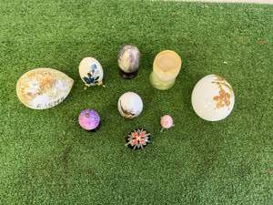 lot 12 image: Painted Eggs