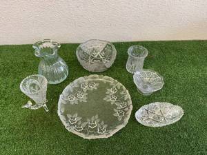 lot 14 image: Glassware
