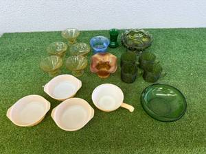 lot 86 image: Mixed Lot Collectible Glassware